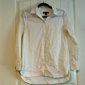 LNC BANANA REPUBLIC WHITE BUTTON DOWN BLOUSE MEDIUM
